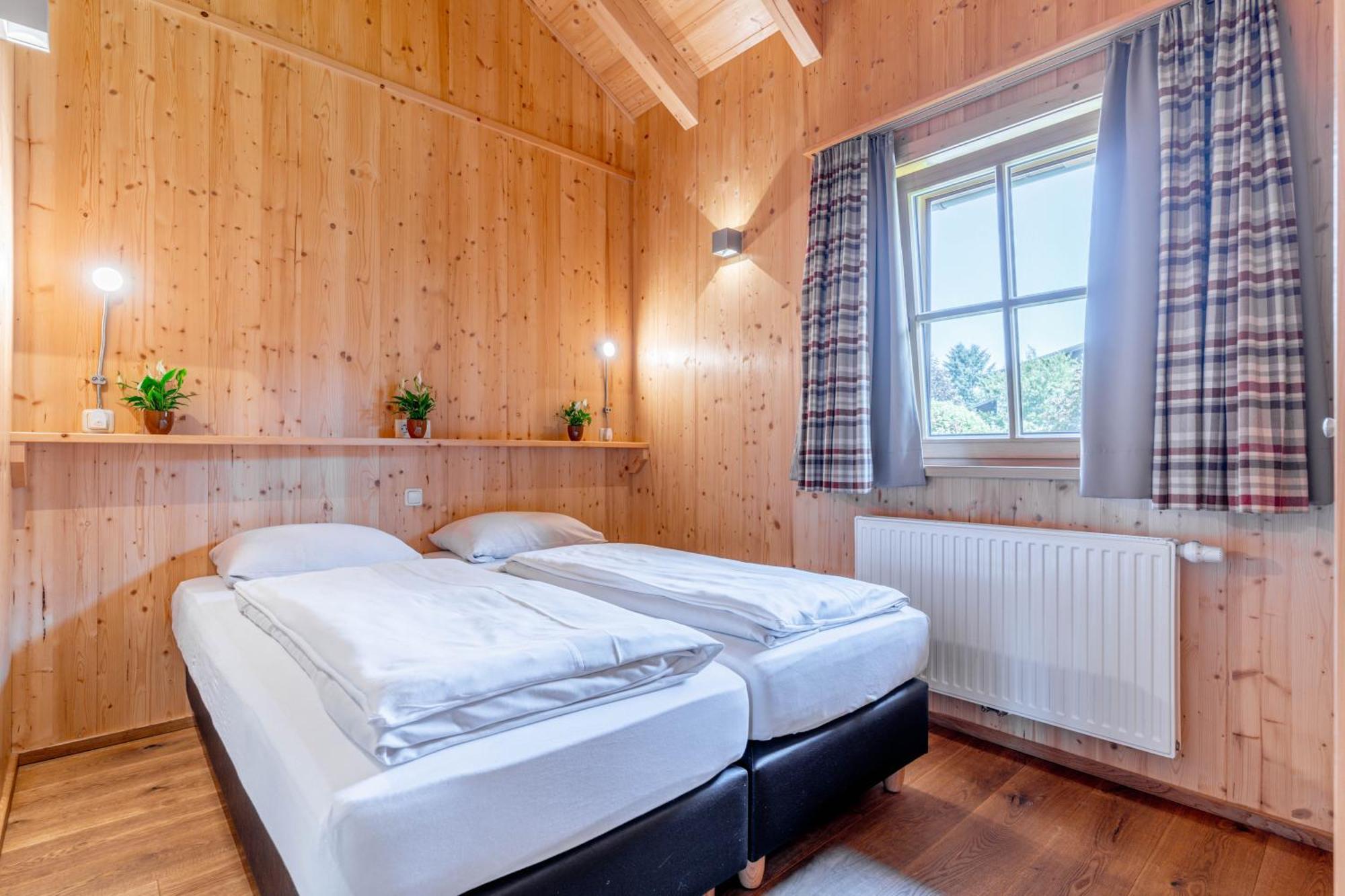 Chaletdorf Zellersee Maishofen Exterior photo