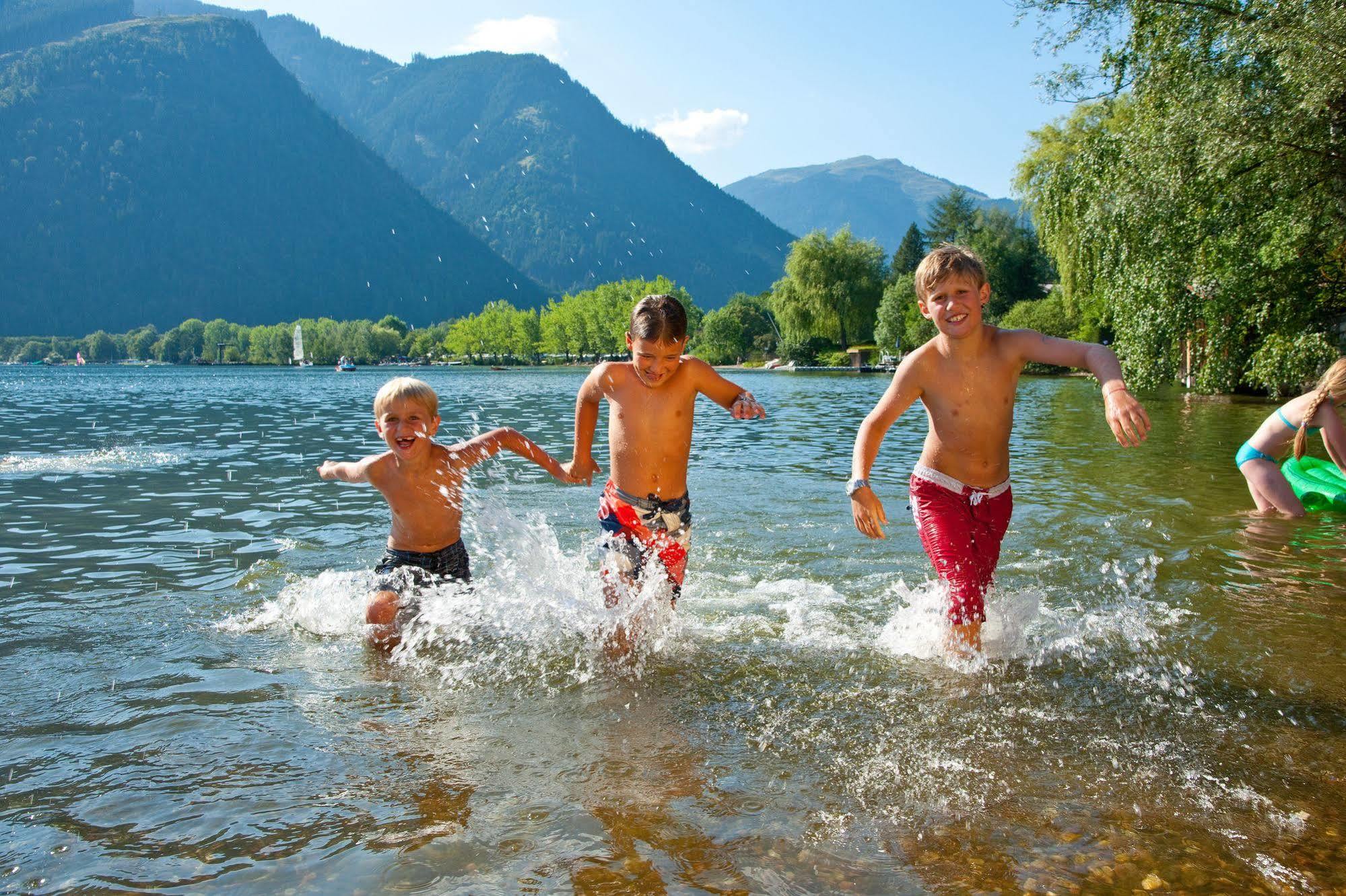 Chaletdorf Zellersee Maishofen Exterior photo